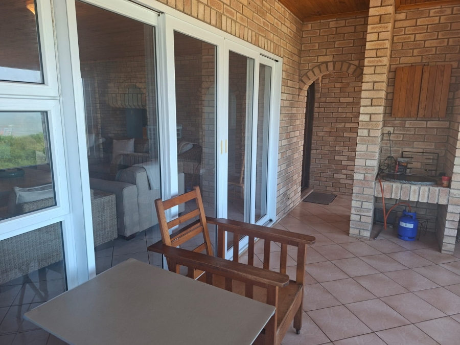6 Bedroom Property for Sale in Aston Bay Eastern Cape